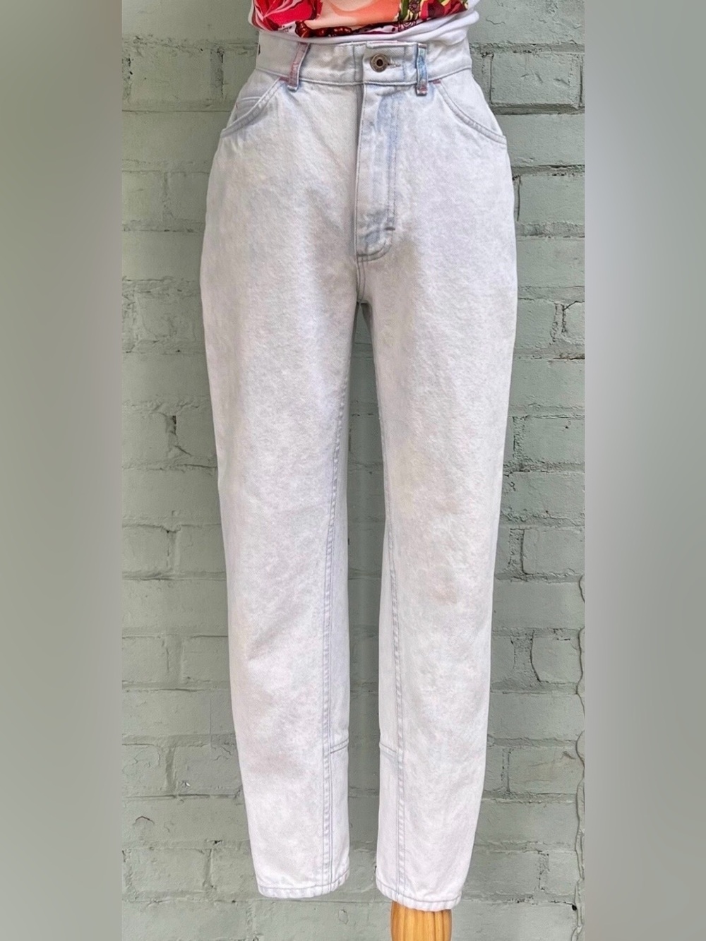 Vintage High Waisted Light Wash Jeans by Lee